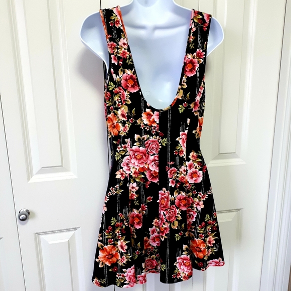 Fitted Black Floral Skater Dress - Size L - Picture 3 of 4